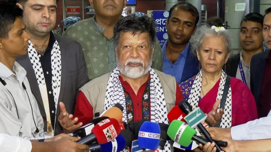 বাংলাদেশি পাসপোর্ট দেখে মাটিতে ছুড়ে ফেলেছে ইসরায়েলি বাহিনী: শহিদুল আলম